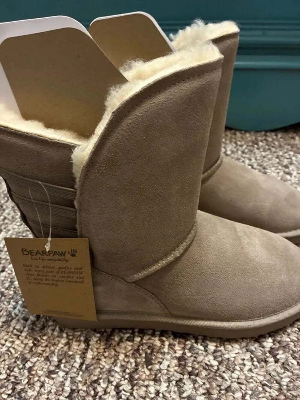 Women’s sz 7 new in box Bearpaw Kylee stone light brown boots faux fur